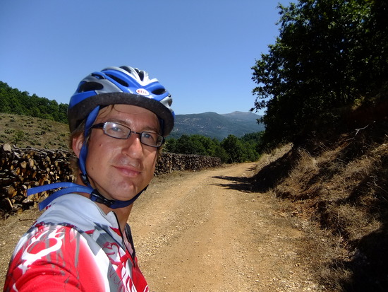 ikzelf nogal bezweet op gravel-weg