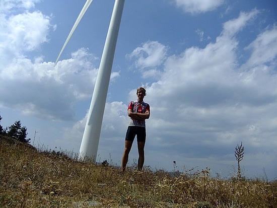 met veel windmolens op de top
