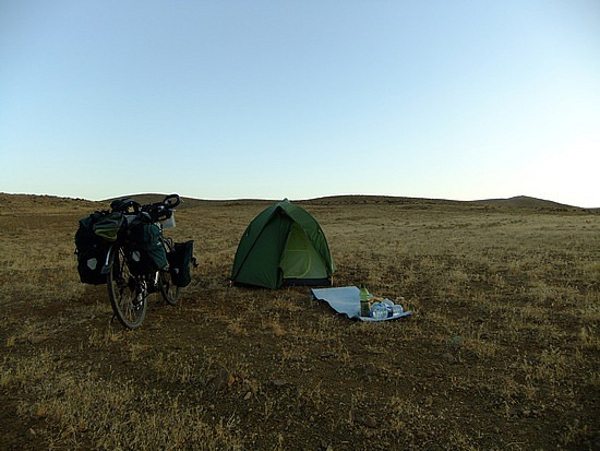 camperen in de semi-woestijn